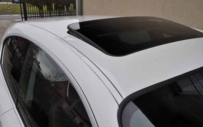 BMW Seria 1 cena 22500 przebieg: 240000, rok produkcji 2010 z Bełchatów małe 326